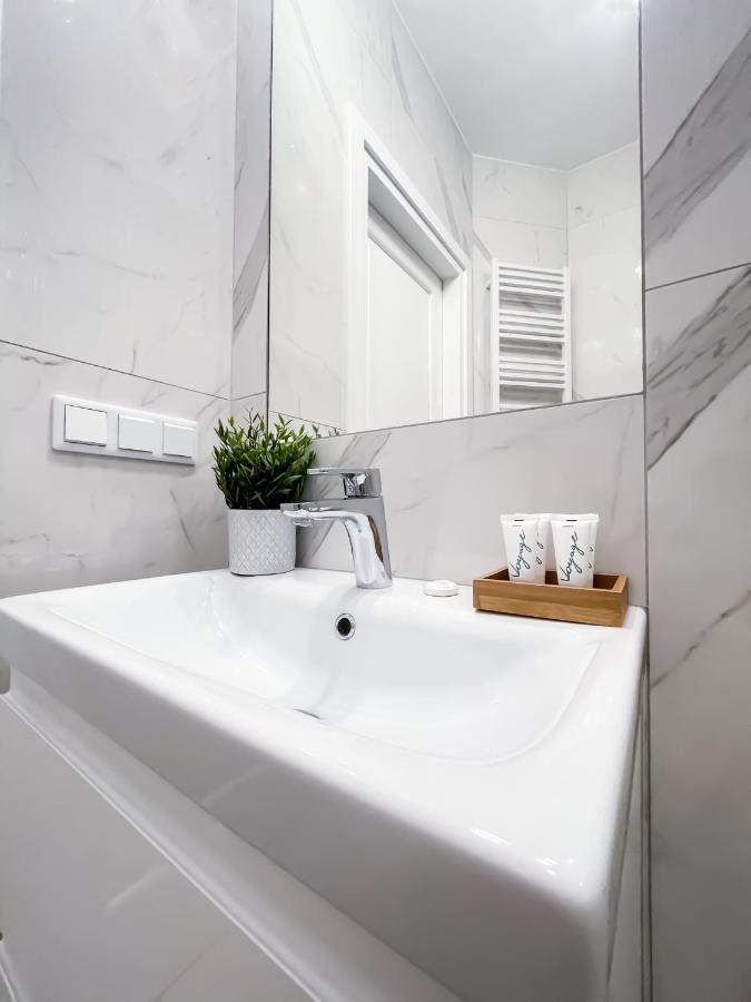 Warsaw Seasons By Alluxe Boutique Apartments Bagian luar foto