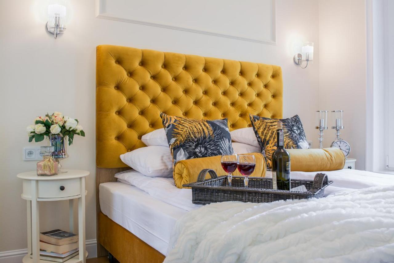 Warsaw Seasons By Alluxe Boutique Apartments Bagian luar foto