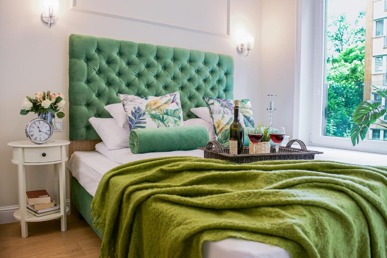 Warsaw Seasons By Alluxe Boutique Apartments Bagian luar foto