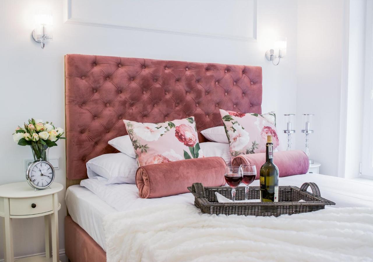 Warsaw Seasons By Alluxe Boutique Apartments Bagian luar foto