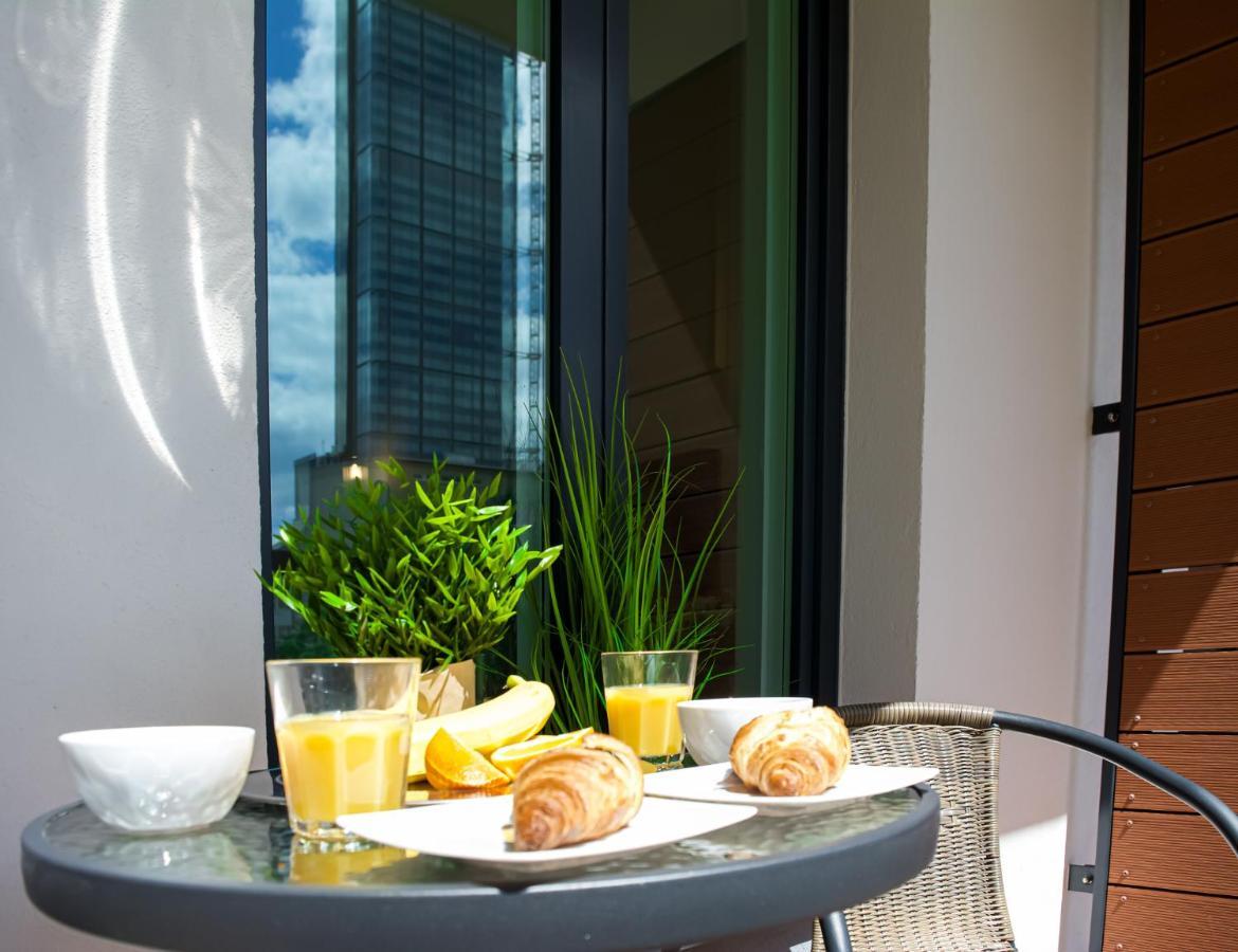 Warsaw Seasons By Alluxe Boutique Apartments Bagian luar foto