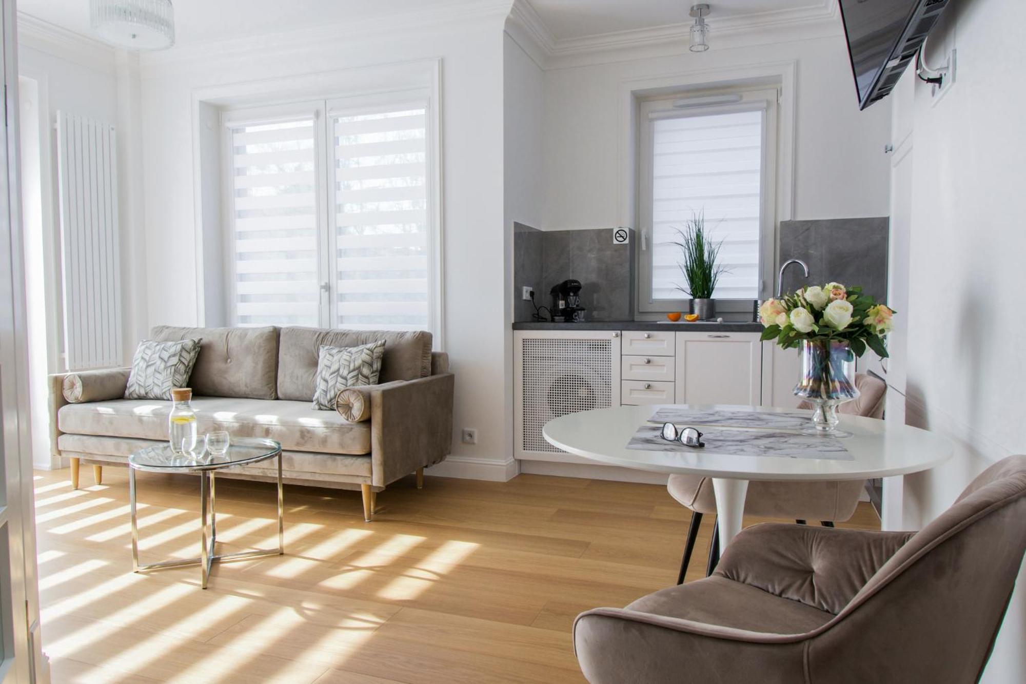 Warsaw Seasons By Alluxe Boutique Apartments Ruang foto