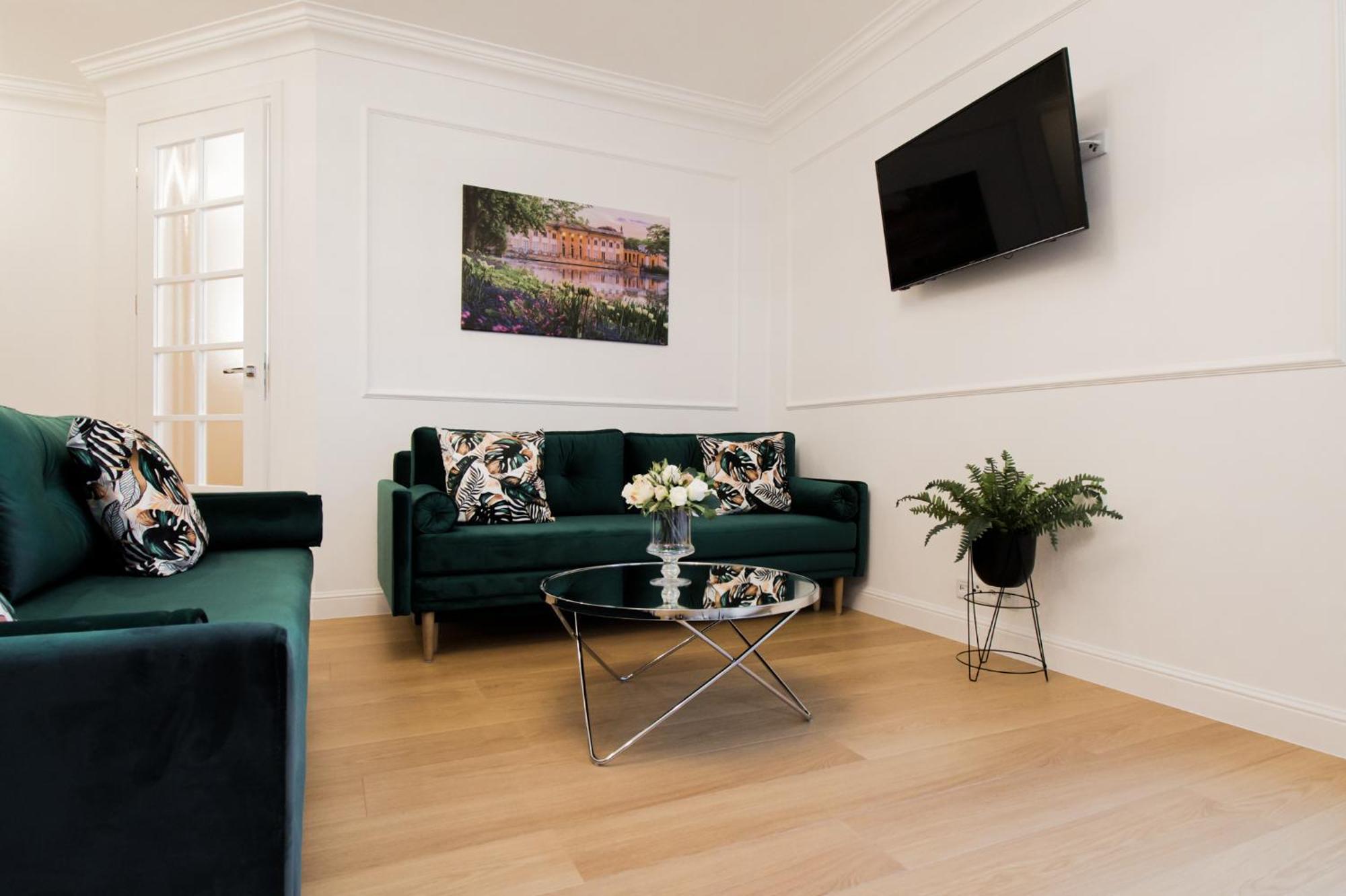 Warsaw Seasons By Alluxe Boutique Apartments Ruang foto