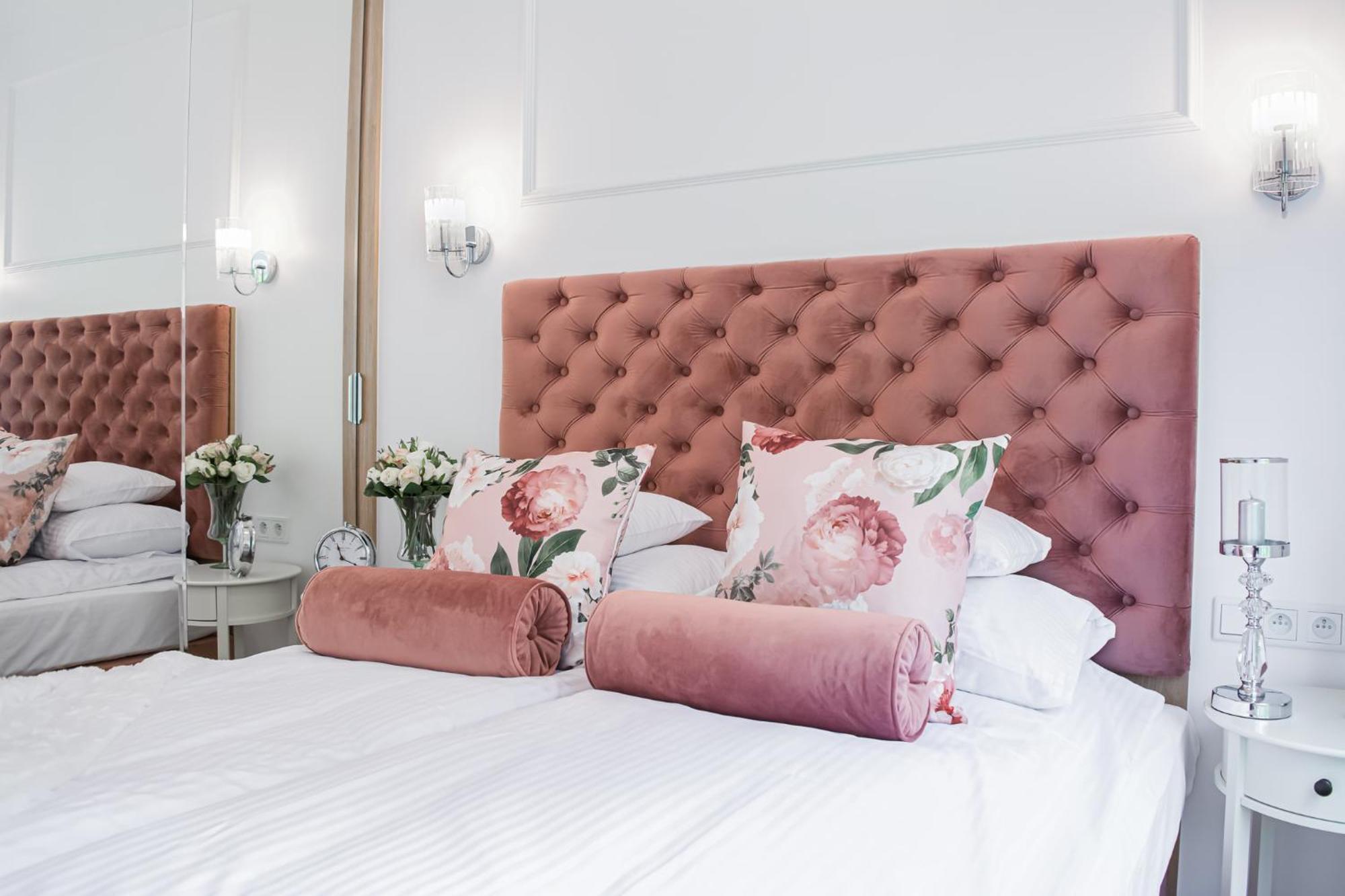 Warsaw Seasons By Alluxe Boutique Apartments Bagian luar foto