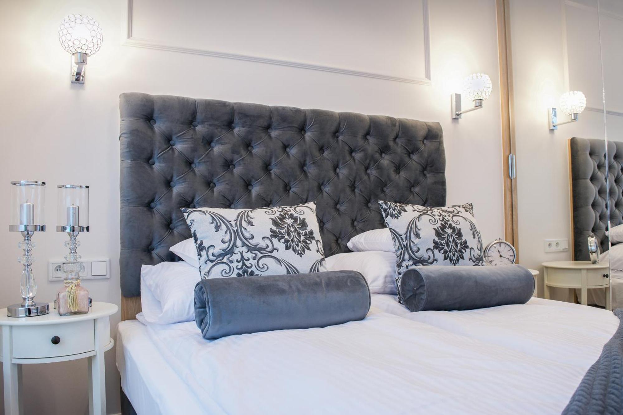 Warsaw Seasons By Alluxe Boutique Apartments Bagian luar foto